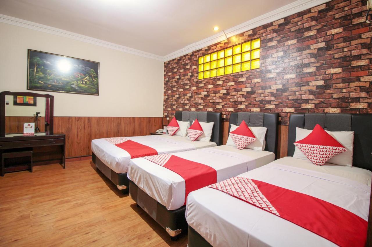 Vaccinated Staff - Oyo 352 Homestay Sabang Bandung Esterno foto