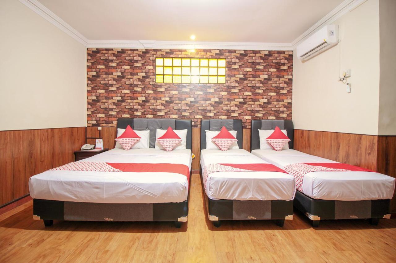 Vaccinated Staff - Oyo 352 Homestay Sabang Bandung Esterno foto