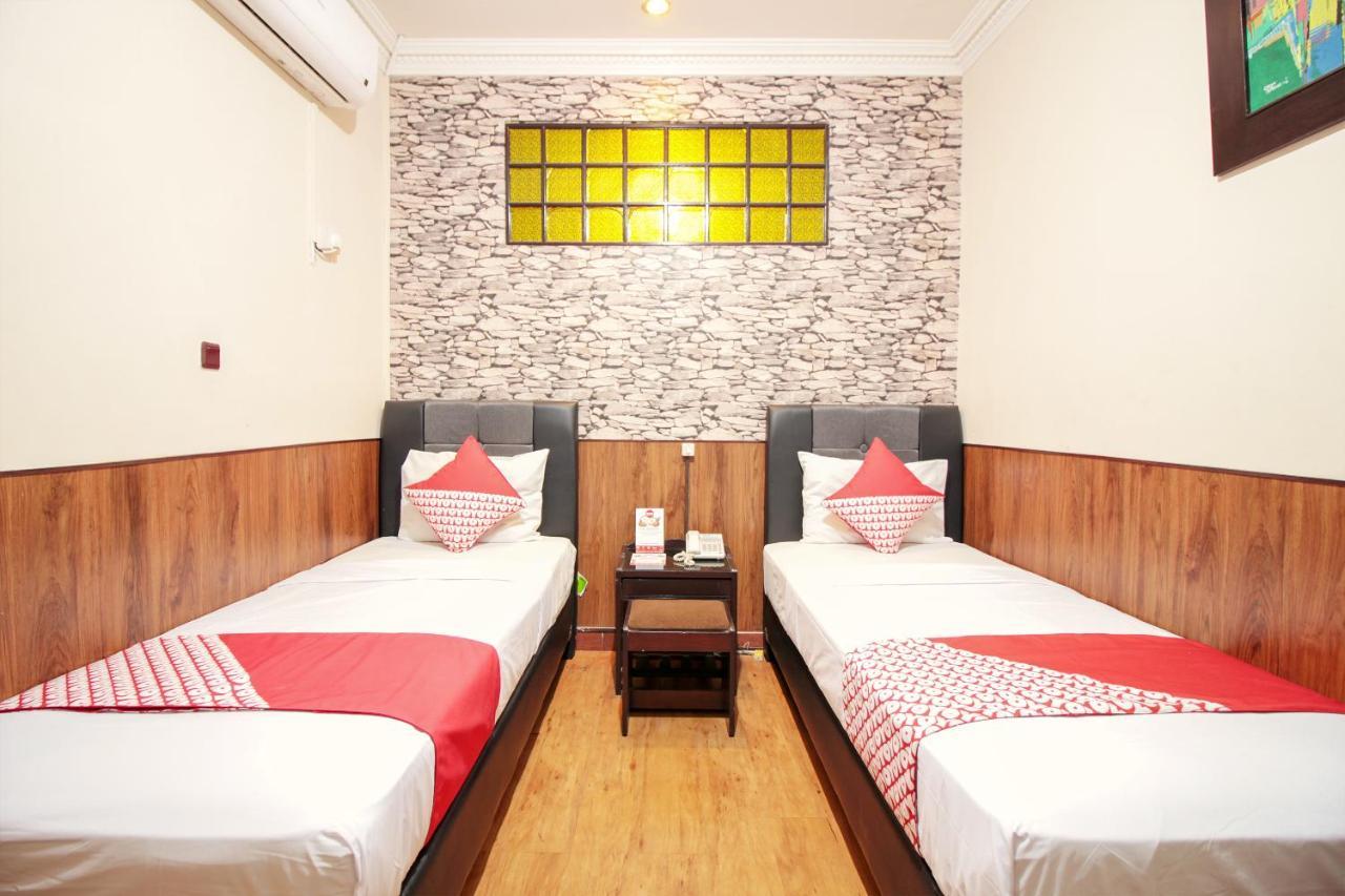 Vaccinated Staff - Oyo 352 Homestay Sabang Bandung Esterno foto